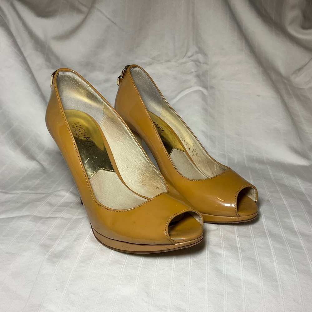 Michael Michael Kors Tan Patent Leather Peep Toe Platform Pumps Gold MK Lock 6M